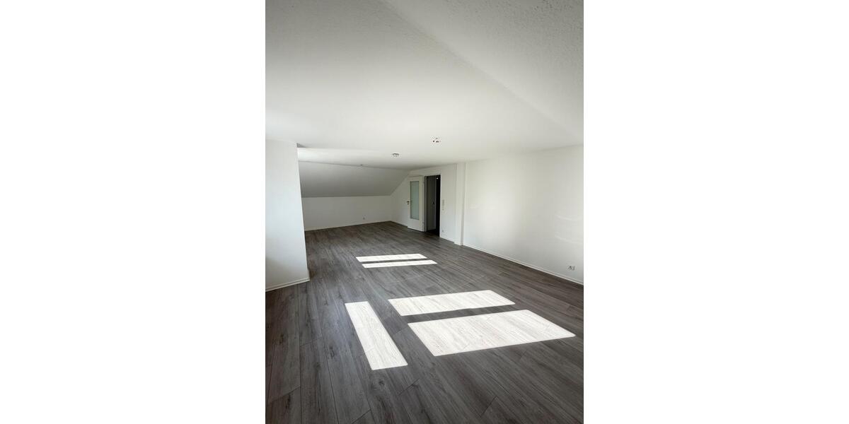 Dachgeschoßwohnung Radolfzell am Bodensee - 3 Zimmer, 81 m&sup2;, 423.000&euro; | Angebot:27118383