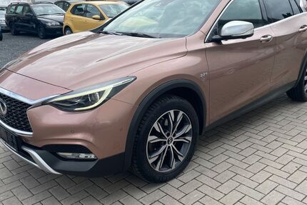 INFINITI QX30 154.000 km 13.980 &euro; Barsbüttel 22885