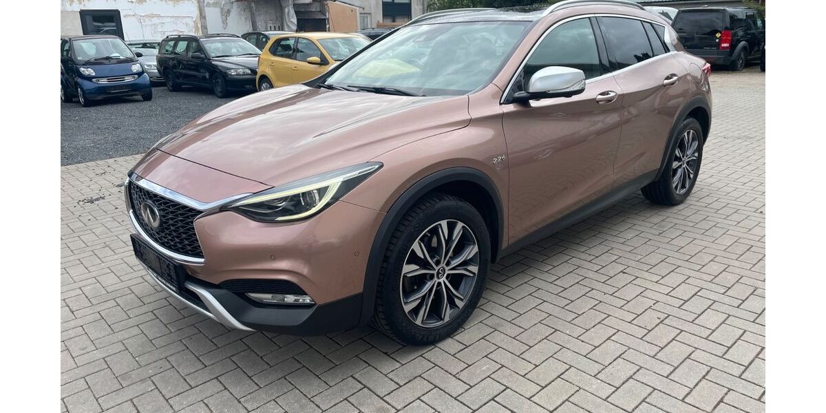 INFINITI QX30 154.000 km 13.980 &euro; Barsbüttel 22885