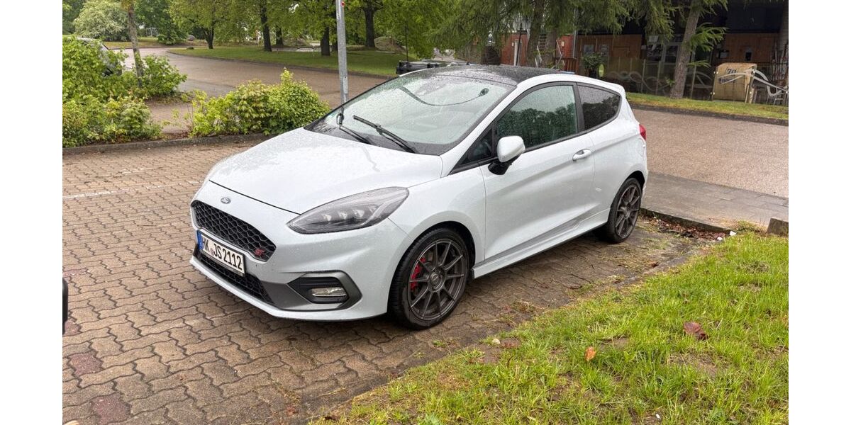 Ford Fiesta 96.600 km 13.700 &euro; Walsrode 29664