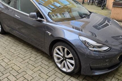 Tesla Model 3 90.000 km 26.200 &euro; Hamburg 20457