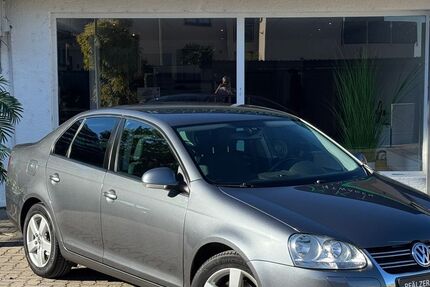 VW Jetta 97.500 km 8.799 &euro; Waldsee 67165