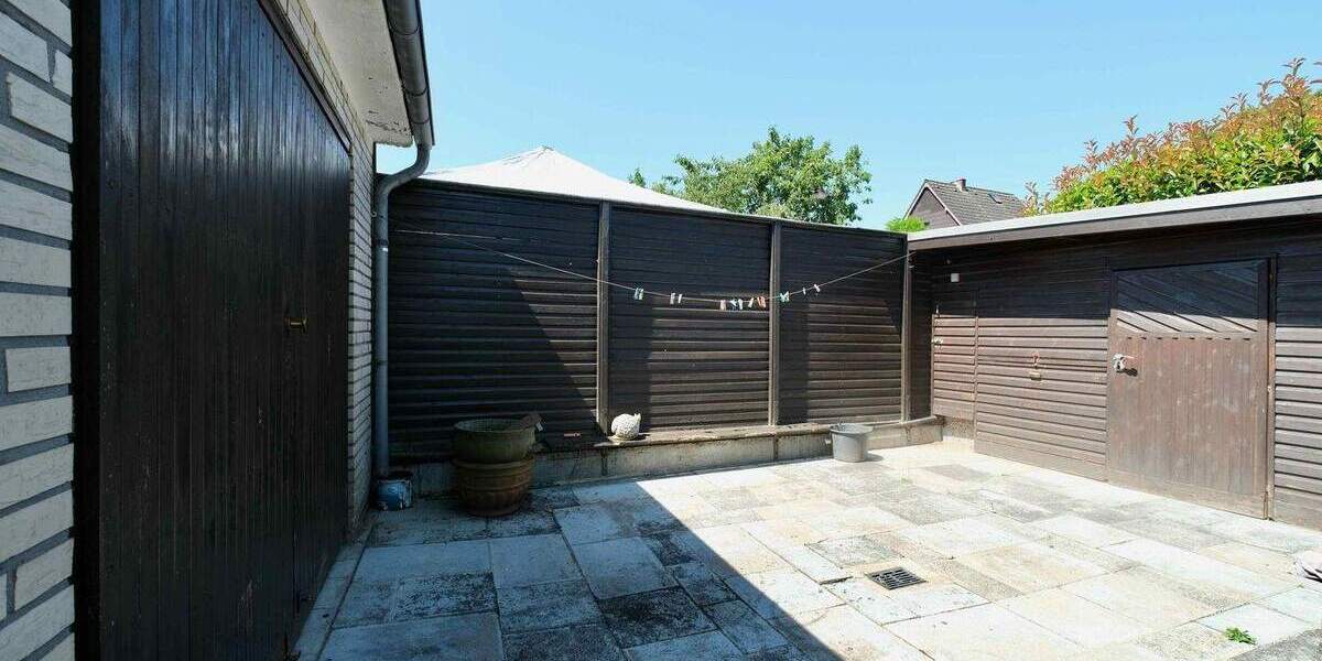 Familienfreundlich wohnen auf großem Grundstück in Reuschenberg 5 zimmer