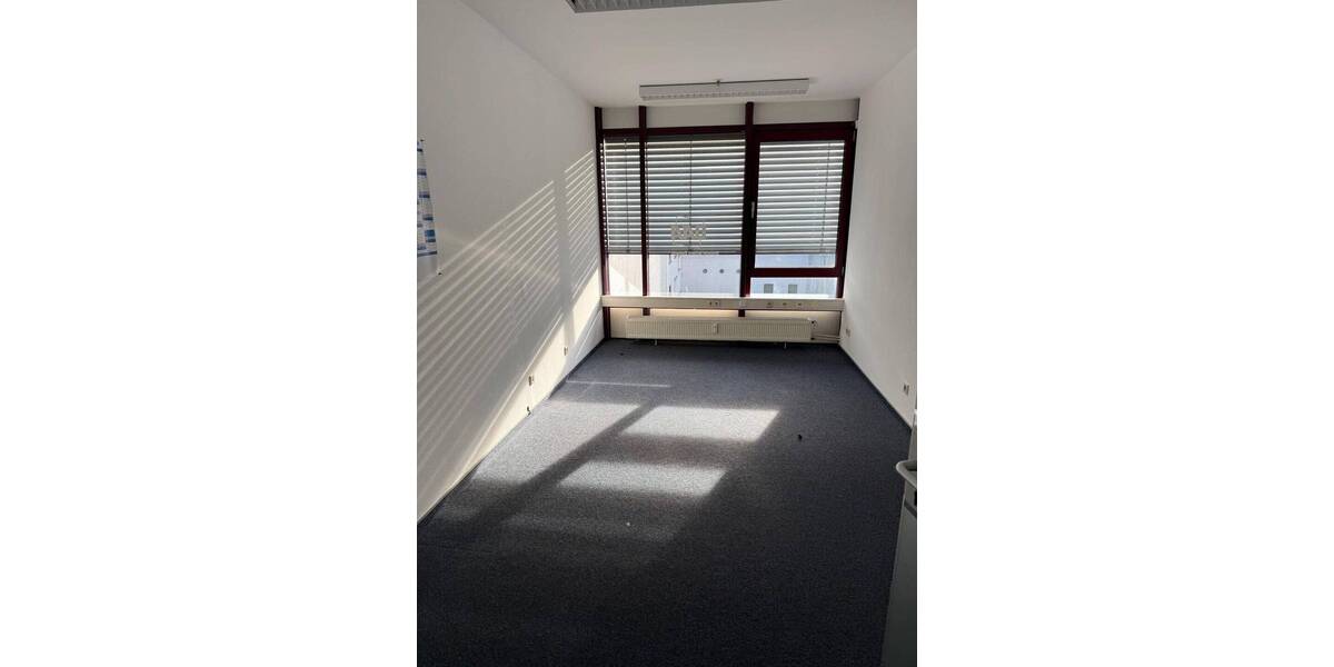 Gewerbeobjekt Braunschweig Innenstadt - 3 Zimmer, 111 m&sup2;, 760&euro; | Angebot:26450978