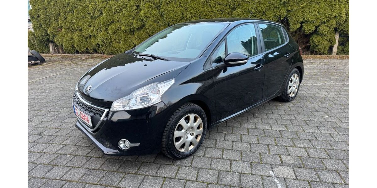 Peugeot 208 85.000 km 2.990 &euro; Erbach 89155