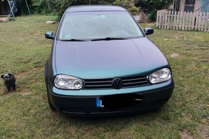 VW Golf 299.400 km 2.400 &euro; Luckau 15926