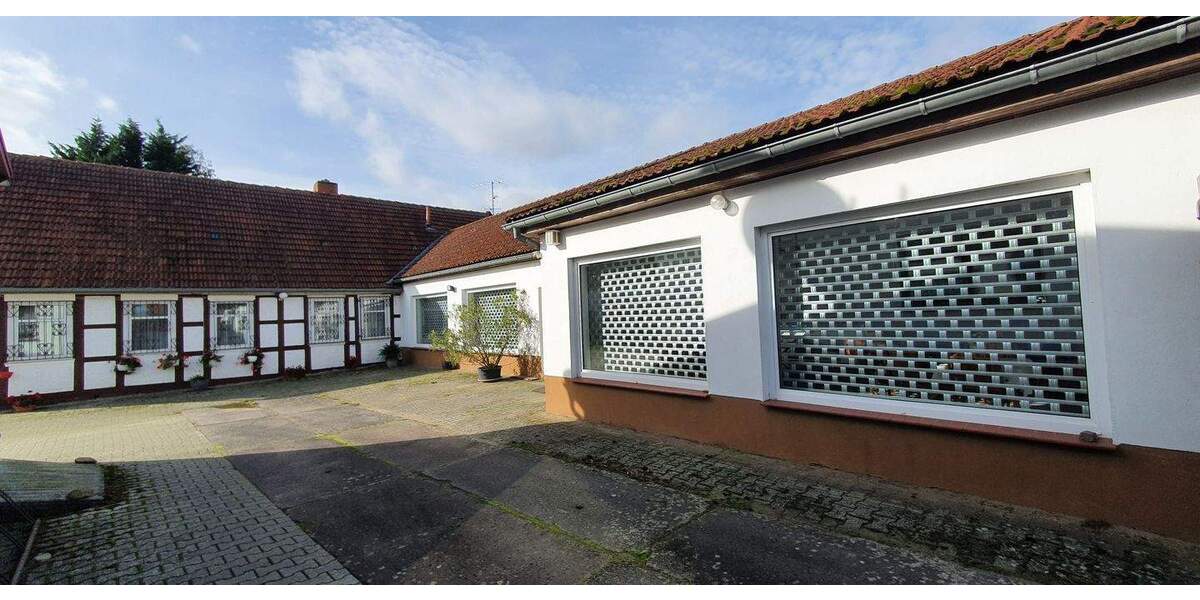 Viel Platz für Ihre Ideen - 2 Häuser * Bürohaus * Ladengeschäft * Wirtschaftsgebäude * 4 Garagen * Wald uvm. - Mehrfamilienhaus, Wohnhaus Arendsee (Altmark) Fleetmark | Angebot:25536497
