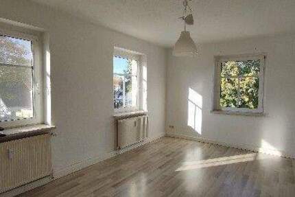 Wohnung Schkopau Lochau - 3 Zimmer, 80 m&sup2;, 640&euro; | Angebot:25682714