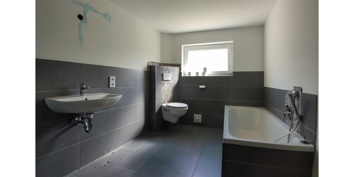 NEU SANIERT TERRASSE GARTEN HISTORISCH UND MODERN 5 zimmer