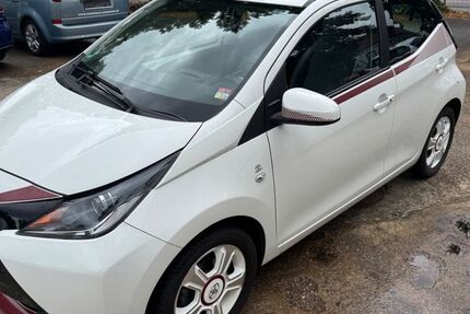 Toyota Aygo (X) 47.164 km 8.990 € Saarbrücken-Dudweiler 66125