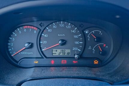 Hyundai Accent 27.918 km 3.700 &euro; Kahl am Main 63796