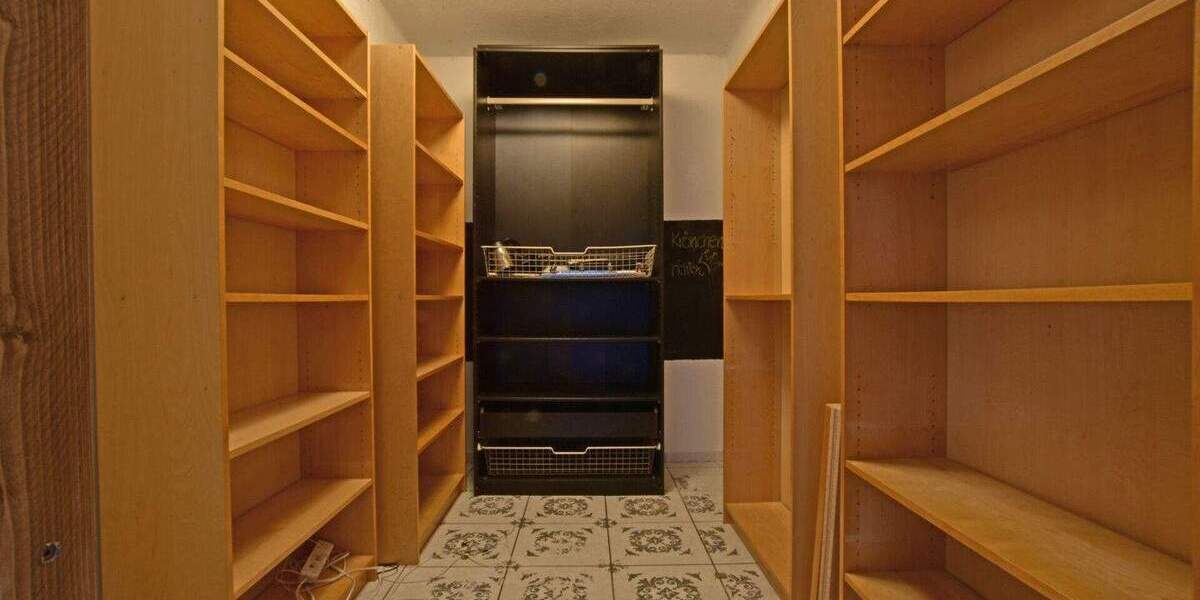 Reihenendhaus Hessisch Lichtenau - 7 Zimmer, 226 m&sup2;, 230.000&euro; | Angebot:26432911