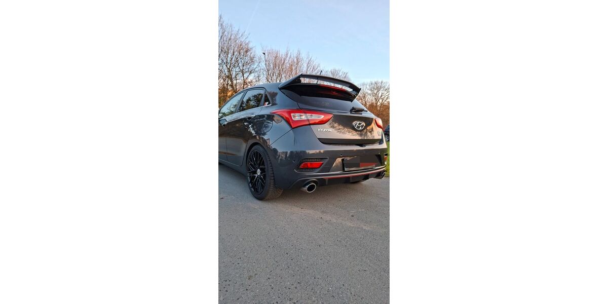 Hyundai i30 83.000 km 13.400 &euro; Offenbach 63073