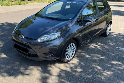 Ford Fiesta 165.300 km 2.990 &euro; Wiesbaden 65189