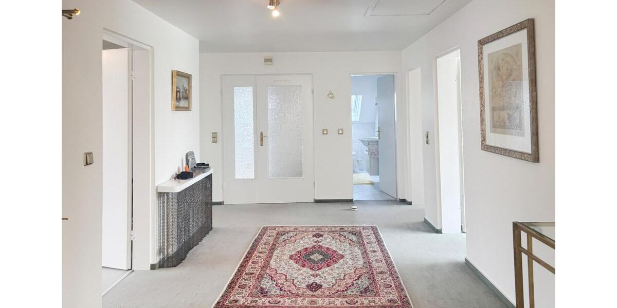 Dachgeschoßwohnung Wilhelmshaven Heppens - 4 Zimmer, 170 m&sup2;, 1.500&euro; | Angebot:22113522