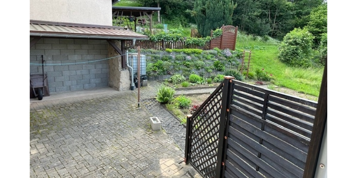 Massives Wohnhaus mit tollen Blick auf Schloß Könitz - Einfamilienhaus Unterwellenborn OT Könitz Könitz | Angebot:16297790
