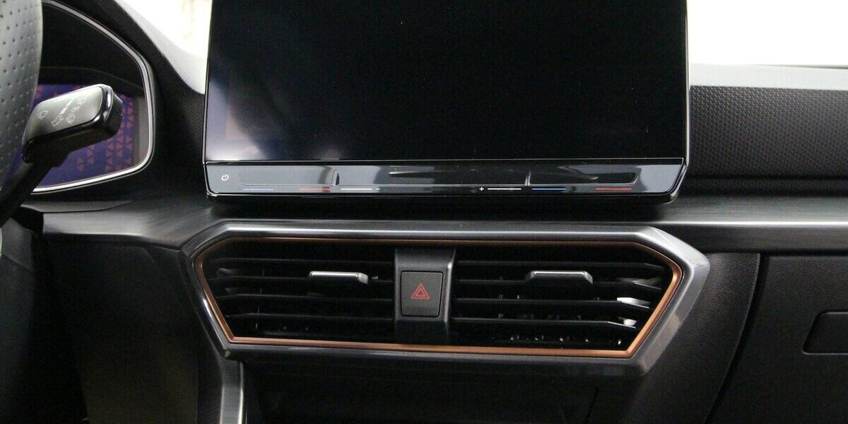 Cupra Leon Sportstourer e-HYBRID 6-DSG NAVI+LED+ACC 10.273 km 28.900 &euro; Hagenow 19230