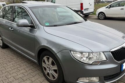 Skoda Superb 289.000 km 3.500 &euro; Hofheim 65719
