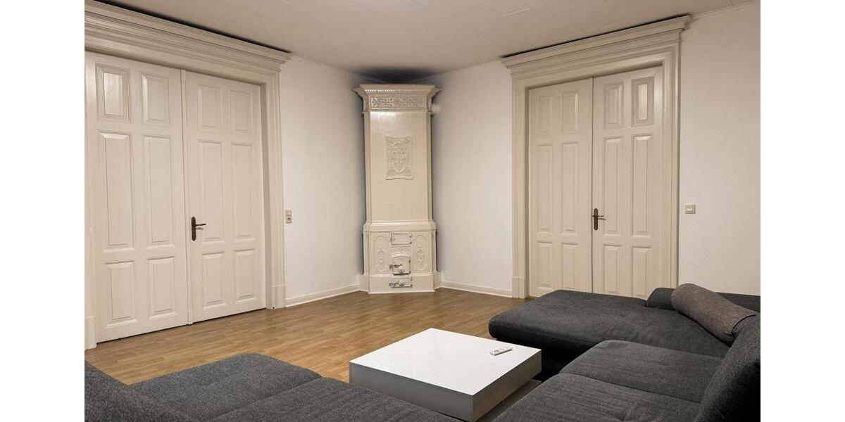 Altbauwohnung mit 4 Zimmern in der Innenstadt - Wg geiegnet 4 zimmer