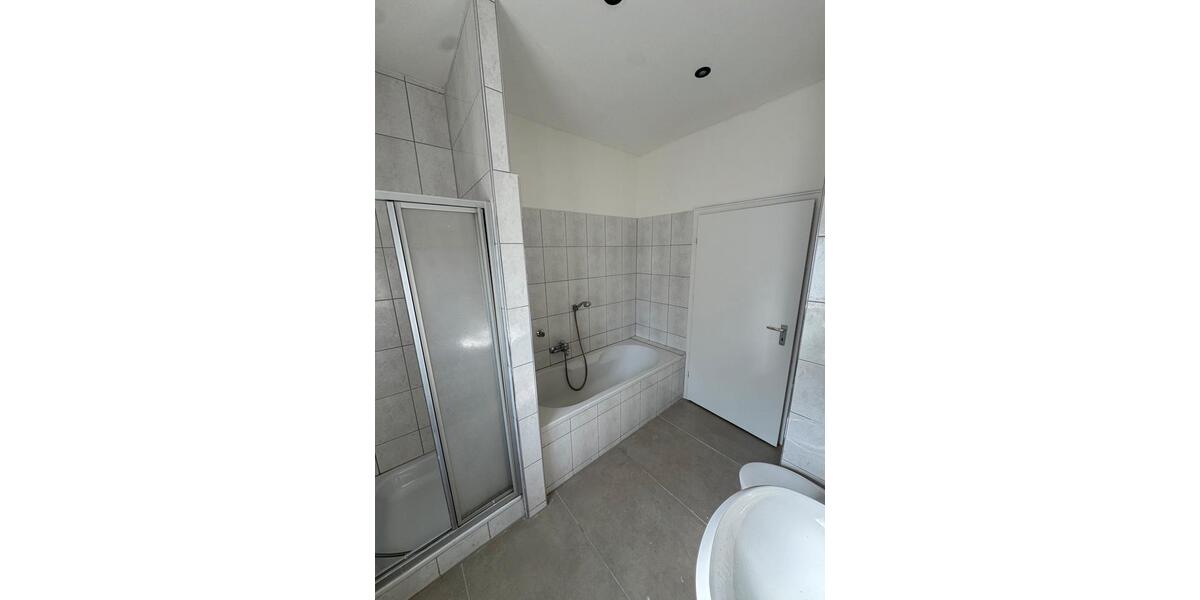 Erdgeschoßwohnung Hennef (Sieg) - 3 Zimmer, 80 m&sup2;, 1.000&euro; | Angebot:25405158