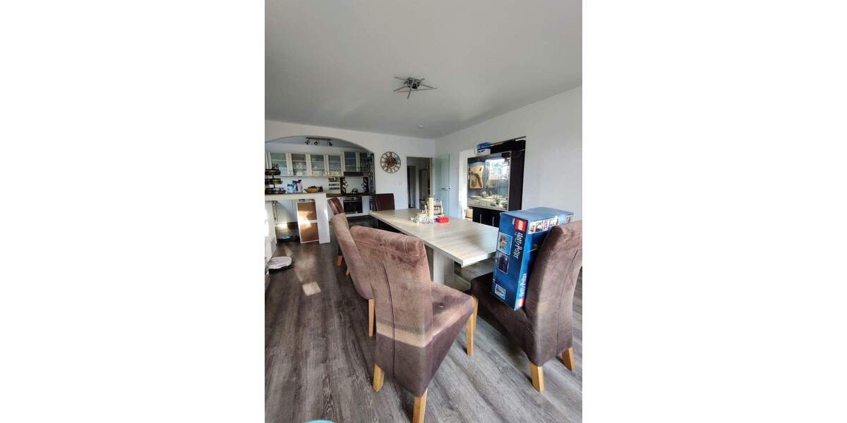 Großzügige 5-Zimmer-Wohnung mit zwei Balkonen, Garage und Top-Anbindung 5 zimmer