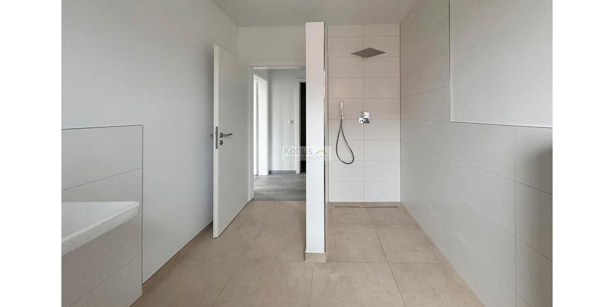 Erstbezug: OG-Wohnung (links) mit Balkon zu vermieten 3 zimmer