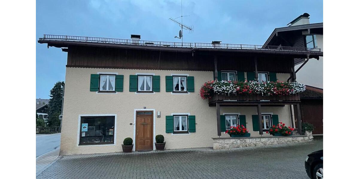Einfamilienhaus Holzkirchen - 8 Zimmer, 240 m&sup2;, 3.000&euro; | Angebot:26677324