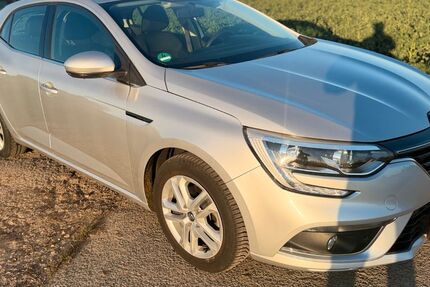 Renault Megane 33.400 km 9.599 &euro; Wiesbaden 65203