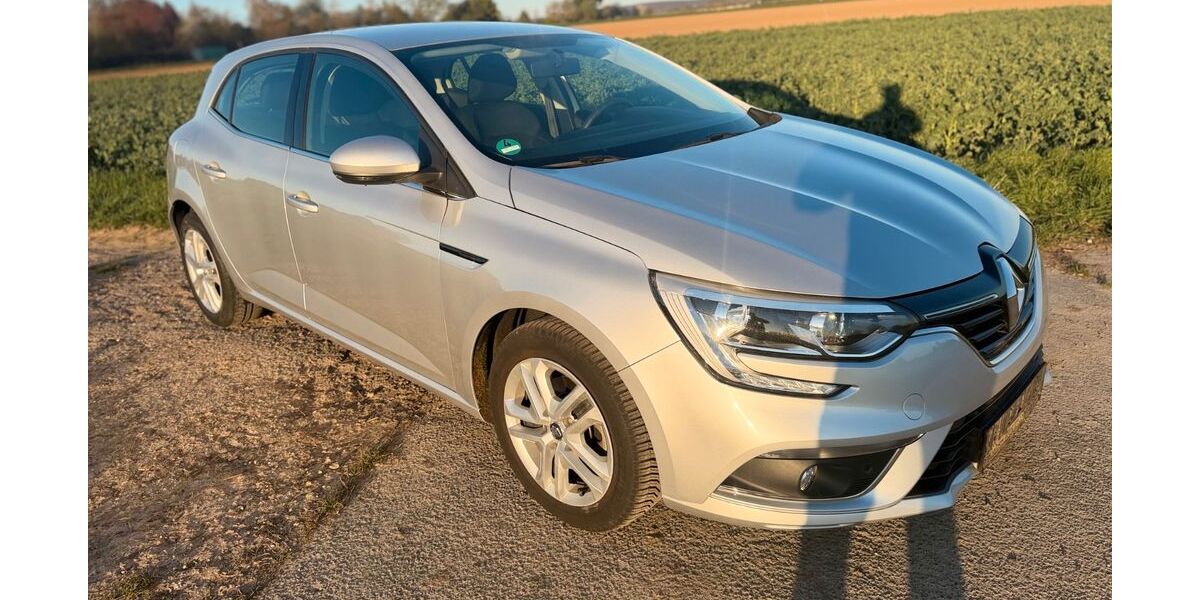 Renault Megane 33.400 km 9.599 &euro; Wiesbaden 65203