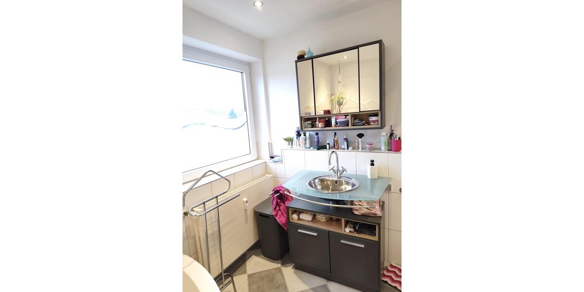 Etagenwohnung Siegen Eiserfeld - 4 Zimmer, 110 m&sup2;, 1.000&euro; | Angebot:25353947