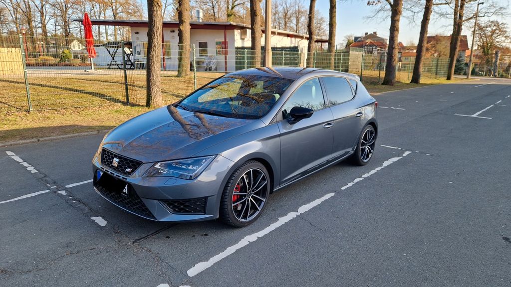 Seat Leon 82.000 km 16.900 &euro; Hameln 31787