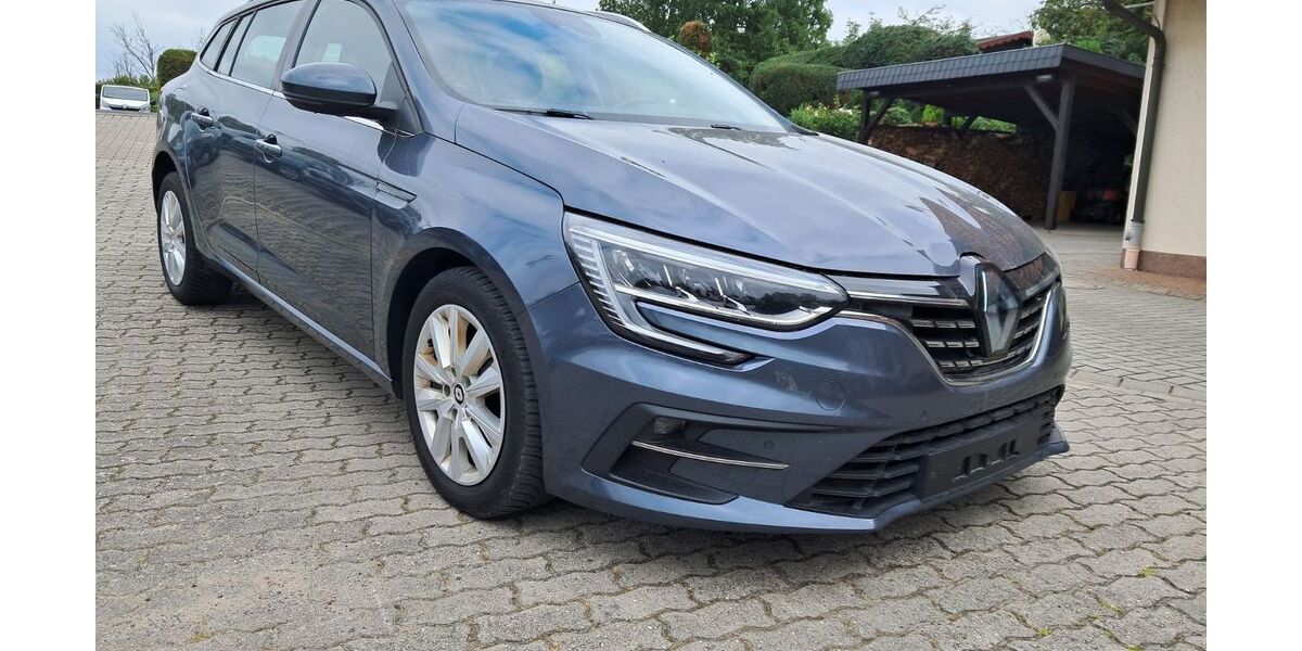 Renault Megane 66.300 km 13.999 &euro; Vierlinden OT Diedersdorf 15306