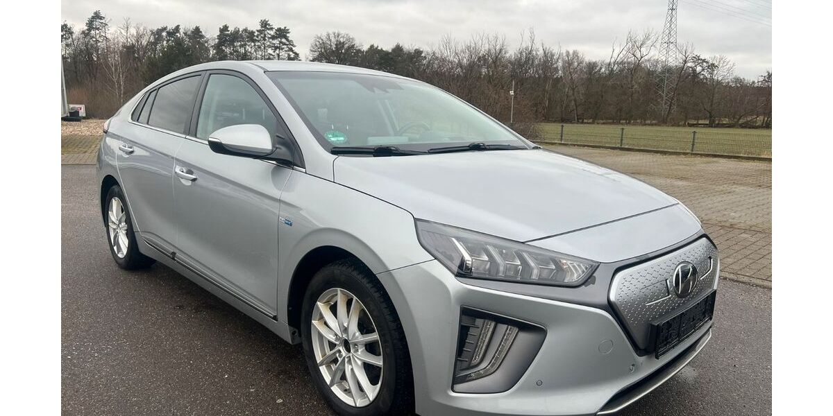 Hyundai IONIQ 99.989 km 13.900 &euro; Wildau 15745