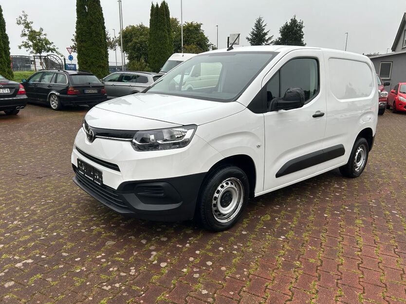 Toyota Proace City 238.527 km 7.950 € Trossingen 78647