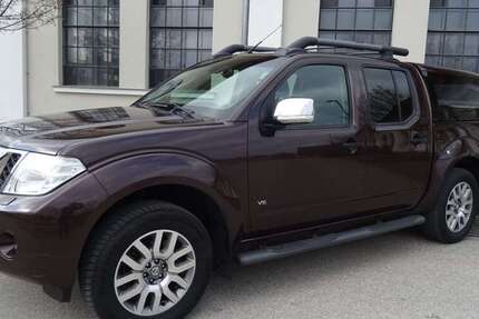 Nissan Navara 156.000 km 15.950 &euro; München 81249