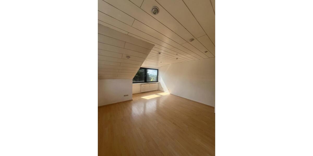 Dachgeschoßwohnung Heiligenhaus - 3 Zimmer, 106 m&sup2;, 900&euro; | Angebot:24337983