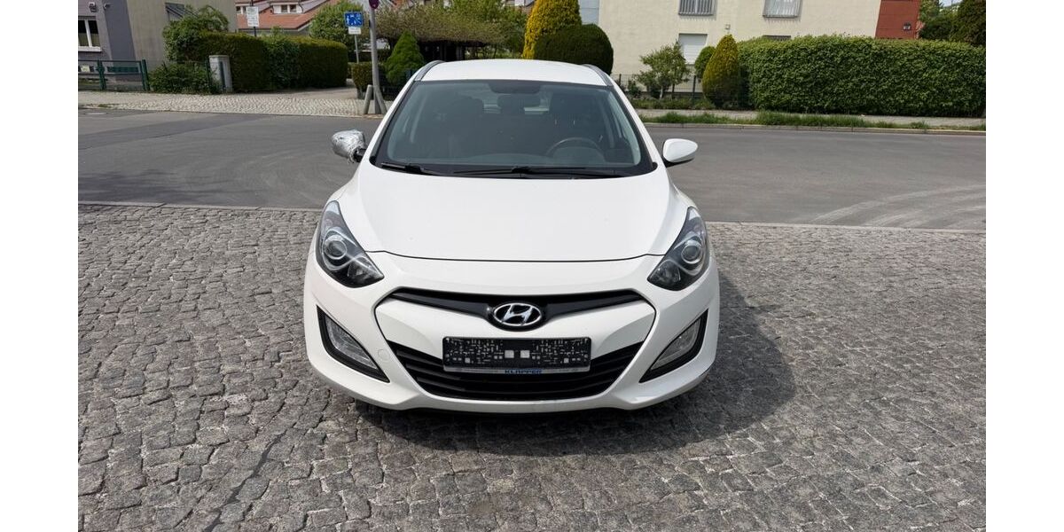 Hyundai i30 160.800 km 3.690 &euro; Berlin 12349