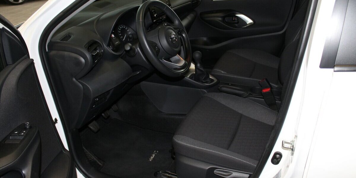 Toyota Yaris Comfort 5.100 km 15.290 &euro; Wülfershausen 97535