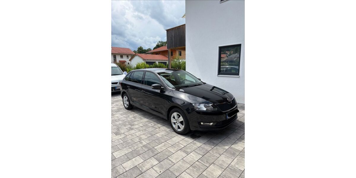 Skoda Rapid 109.000 km 8.800 &euro; Prien 83209