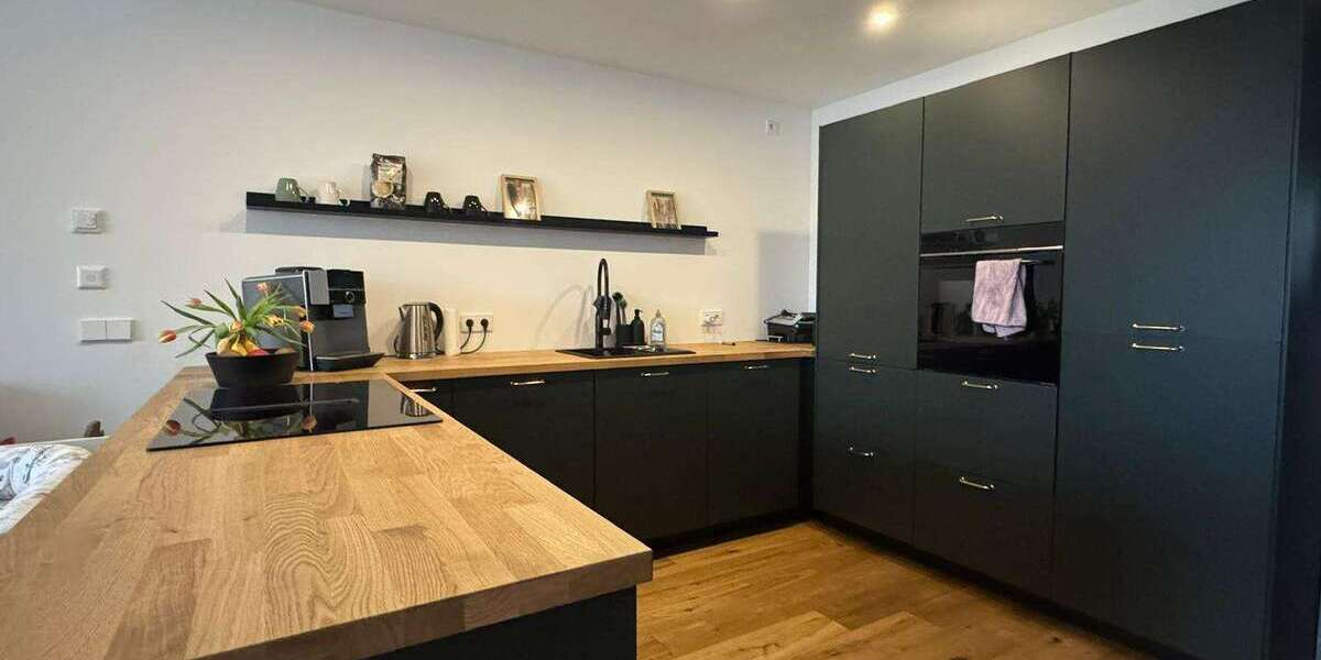 Haus zum Mieten in Halle (Saale) 1.950 € 150 m² 5 zimmer