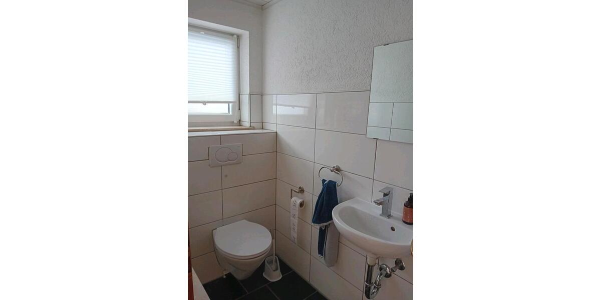 Doppelhaushälfte Tauberbischofsheim - 8 Zimmer, 170 m&sup2;, 1.500&euro; | Angebot:26089087