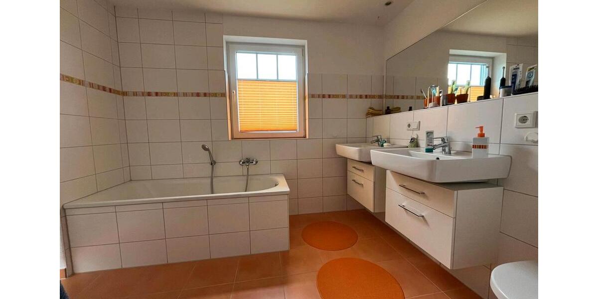 Einfamilienhaus Schleswig - 7.5 Zimmer, 240 m&sup2;, 2.490&euro; | Angebot:24660047