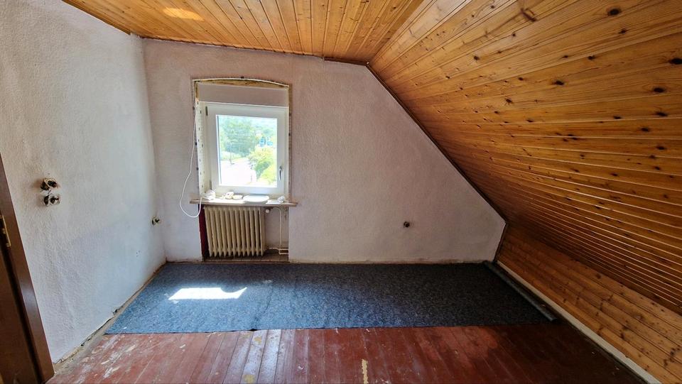 Dachgeschoßwohnung Dortmund Huckarde - 2.5 Zimmer, 35 m&sup2;, 295&euro; | Angebot:26681757