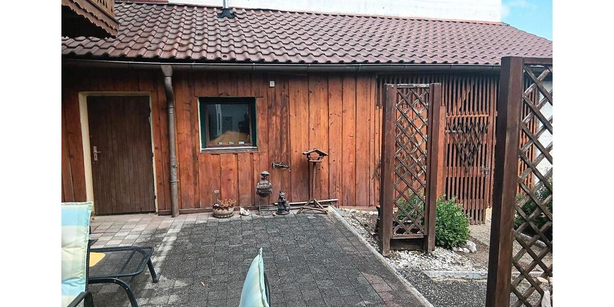 Reihenhaus Osterhofen - 8 Zimmer, 160 m&sup2;, 222.000&euro; | Angebot:26991776