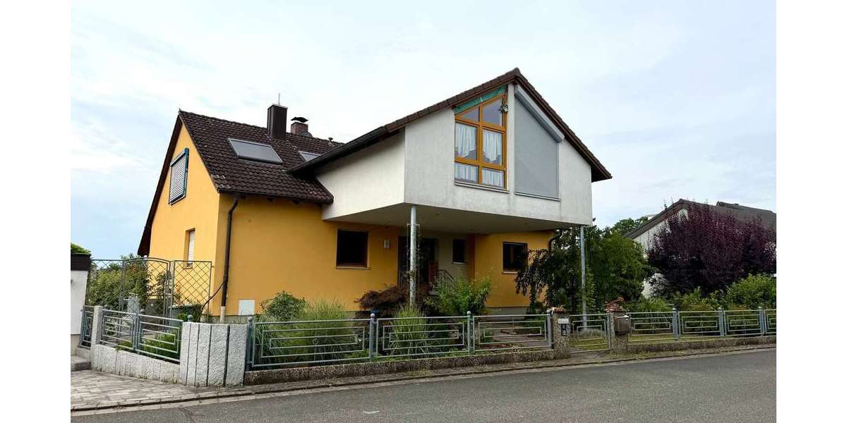 Etagenwohnung Emskirchen - 4 Zimmer, 129 m&sup2;, 995&euro; | Angebot:27042595