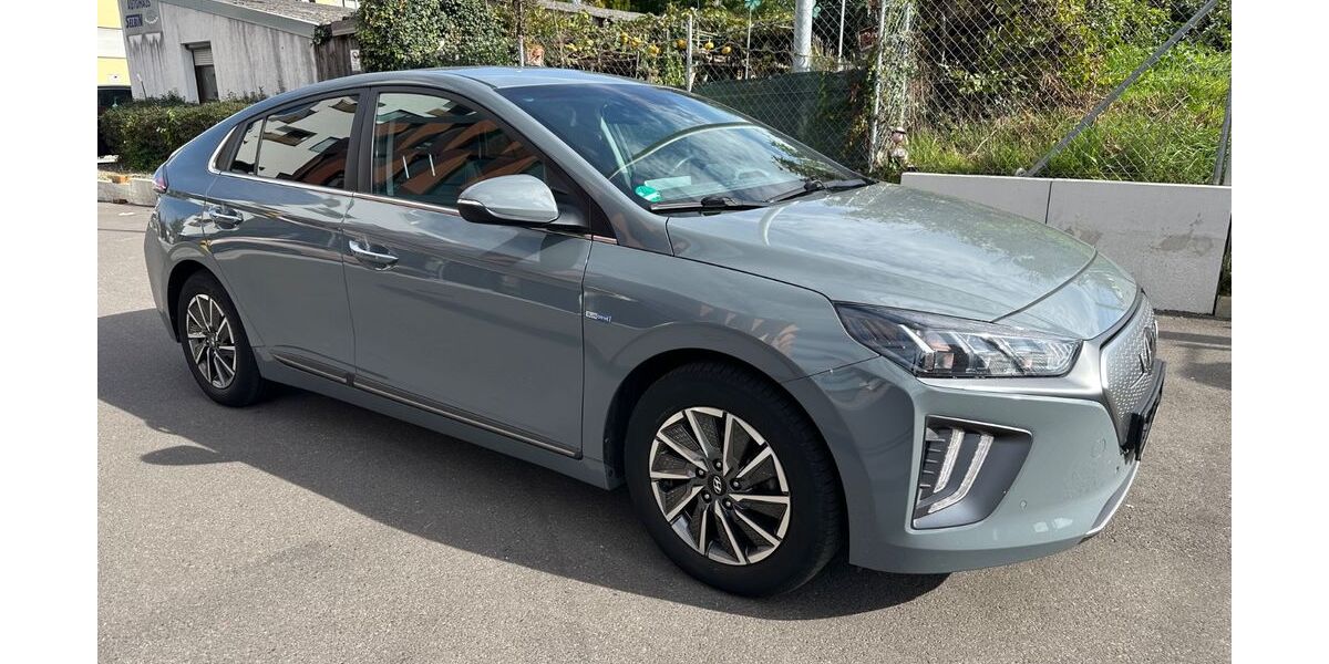 Hyundai IONIQ 102.000 km 14.999 € Ditzingen 71254