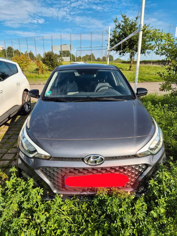 i20