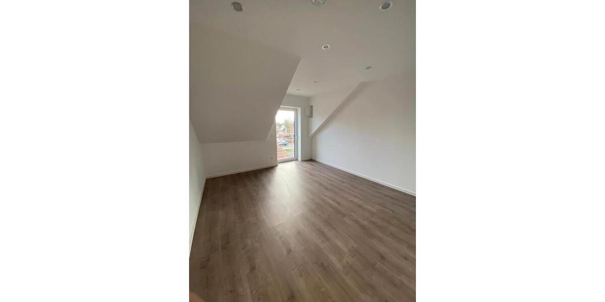 Etagenwohnung Zetel - 3 Zimmer, 73 m&sup2;, 850&euro; | Angebot:26002102