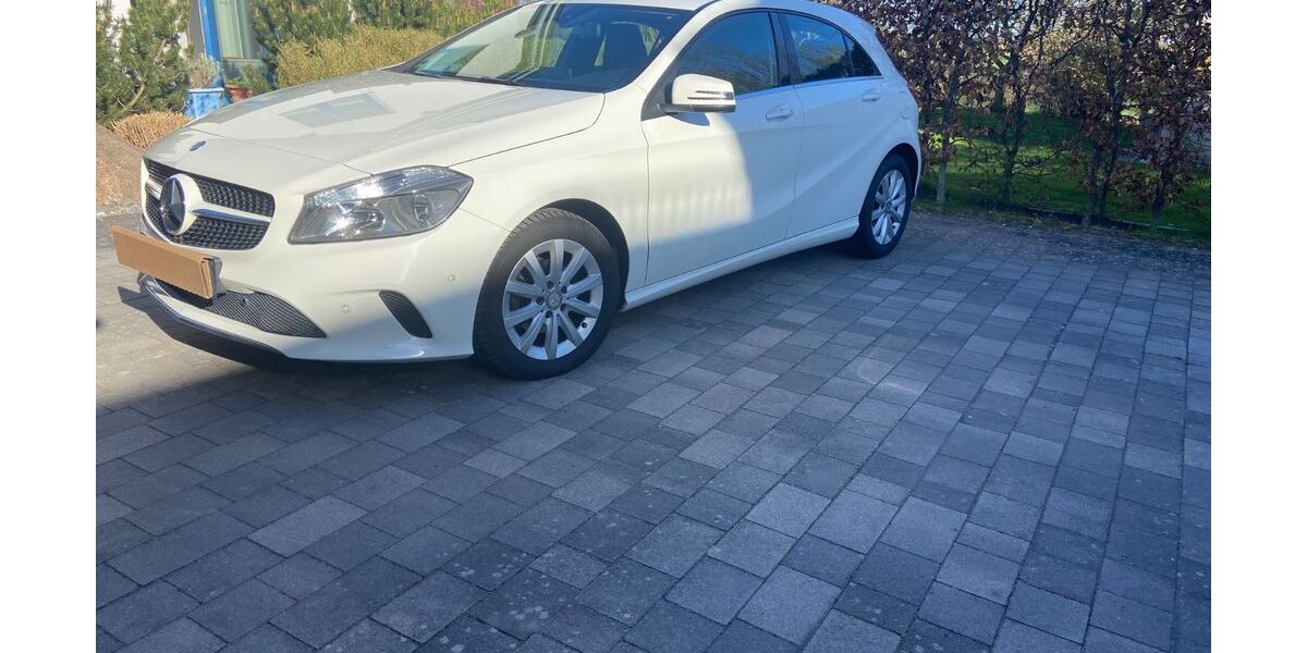 Mercedes-Benz A 180 105.000 km 14.000 &euro; KARLSHAGEN 17449