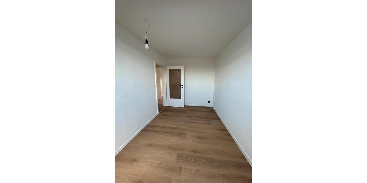 Dachgeschoßwohnung Stuttgart Hedelfingen - 3 Zimmer, 64 m&sup2;, 950&euro; | Angebot:26677369
